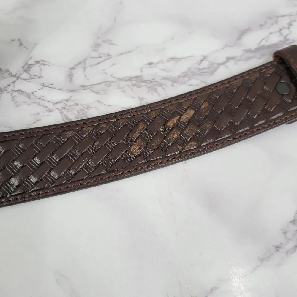Men's Brown Woven Basket Weave Pattern Leather Belt Size 48 Gold Toned Buckle